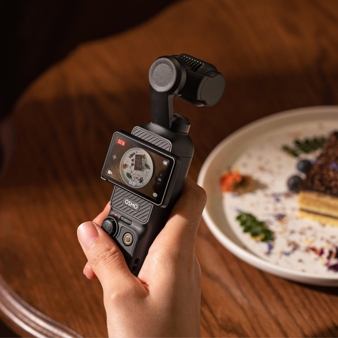 DJI - Osmo Pocket 3 Creator Combo 3-Axis Stabilized 4K Handheld Camera with Rotatable Touchscreen - Gray - KOZIET